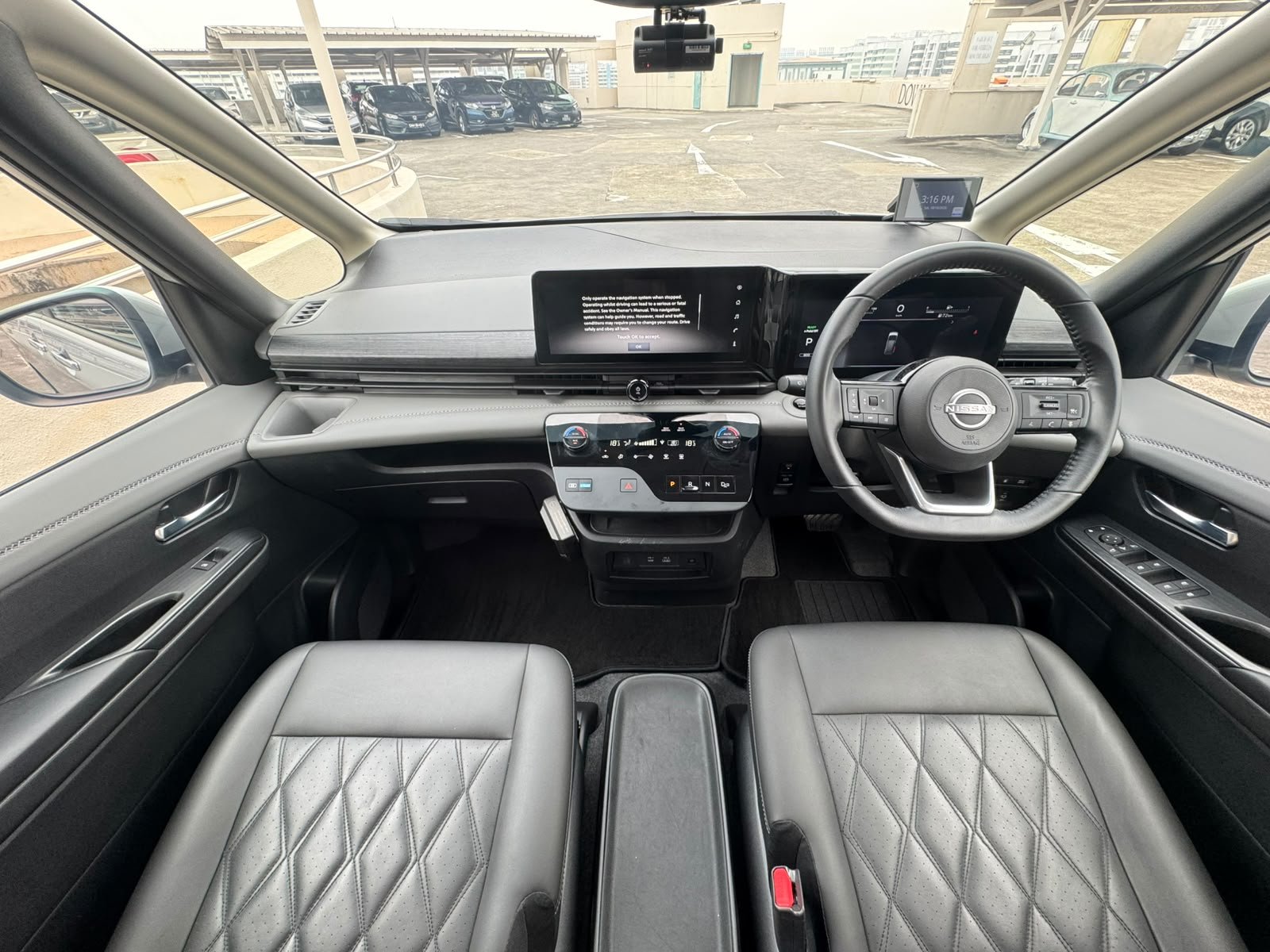 Nissan Serena e-POWER Highway Star Prestige photo 5